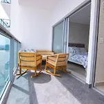 Luxury 1 Bedroom Condo In 29Th Floor - Infinitum